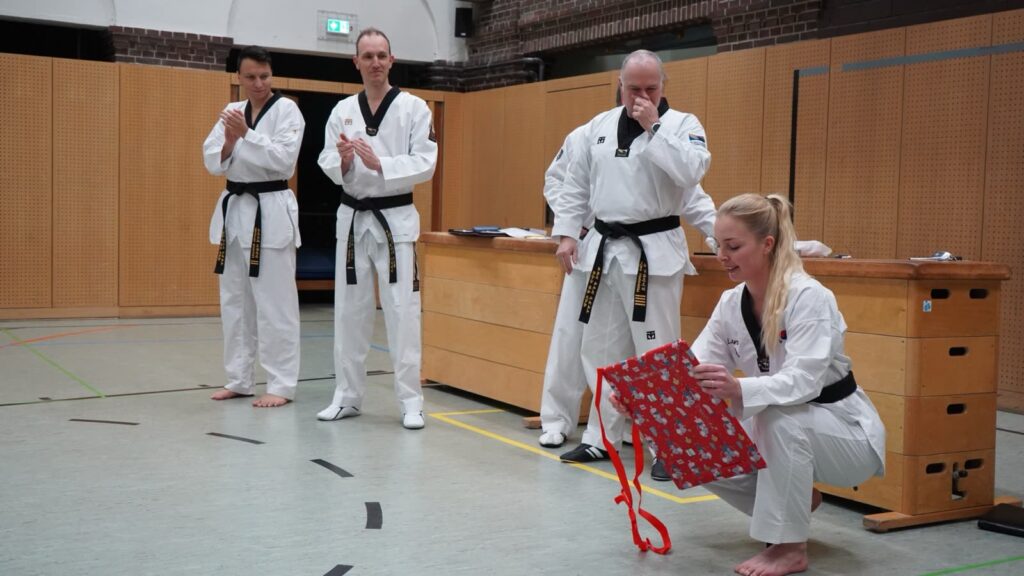 Ein Abschiedsgeschenk für Laura – Taekwondo beim TSB Flensburg